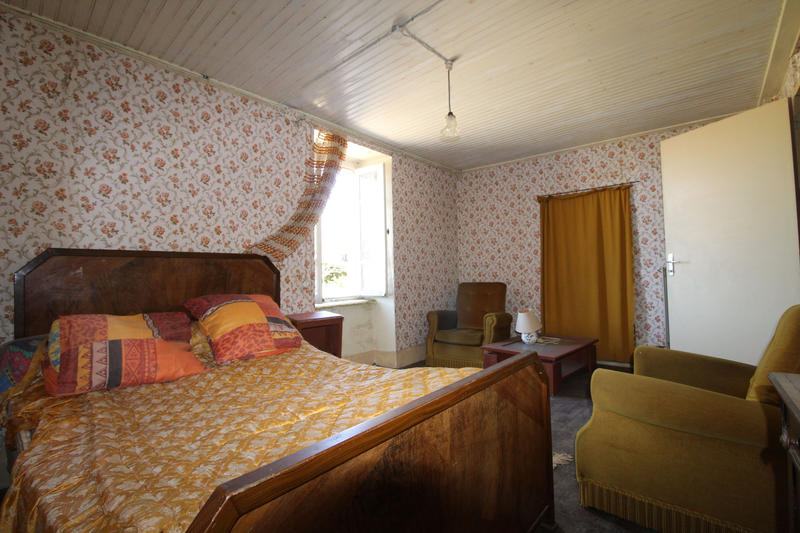 Maison - 235 m² - 8 pièces