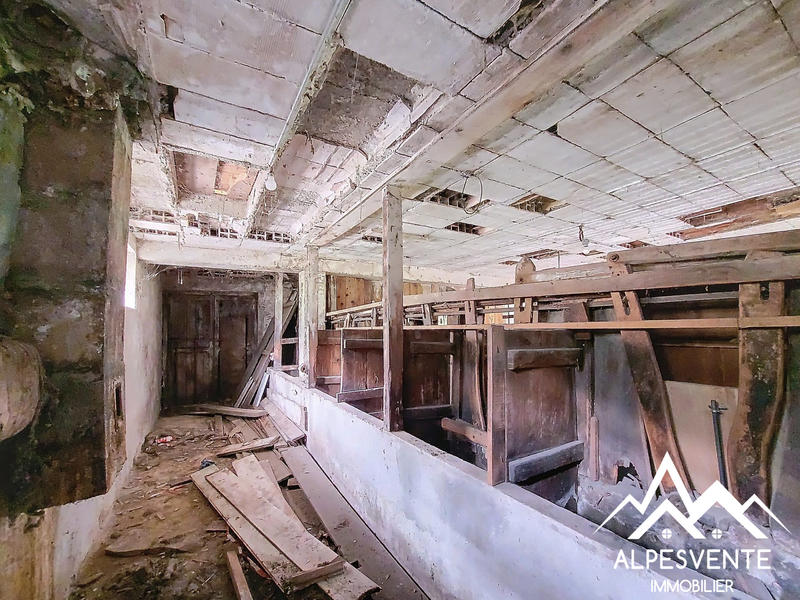 Maison - 330 m² - 14 pièces