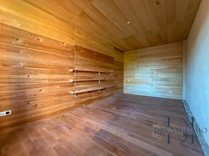 Maison - 196 m² - 5 pièces