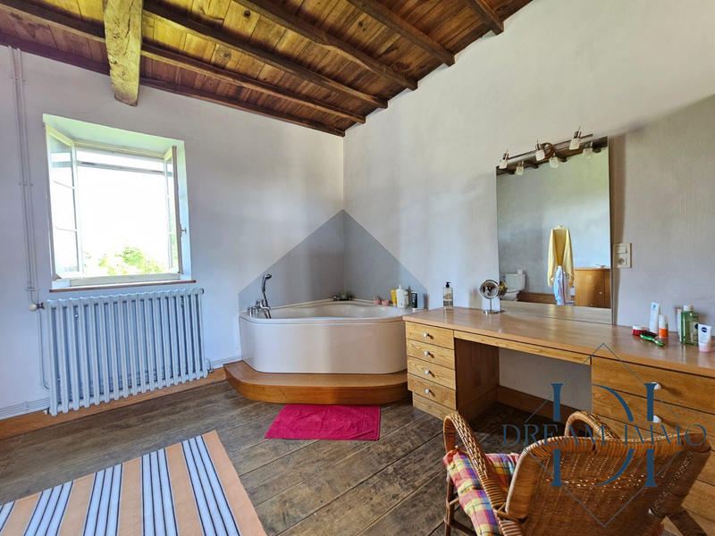 Maison - 380 m² - 9 pièces