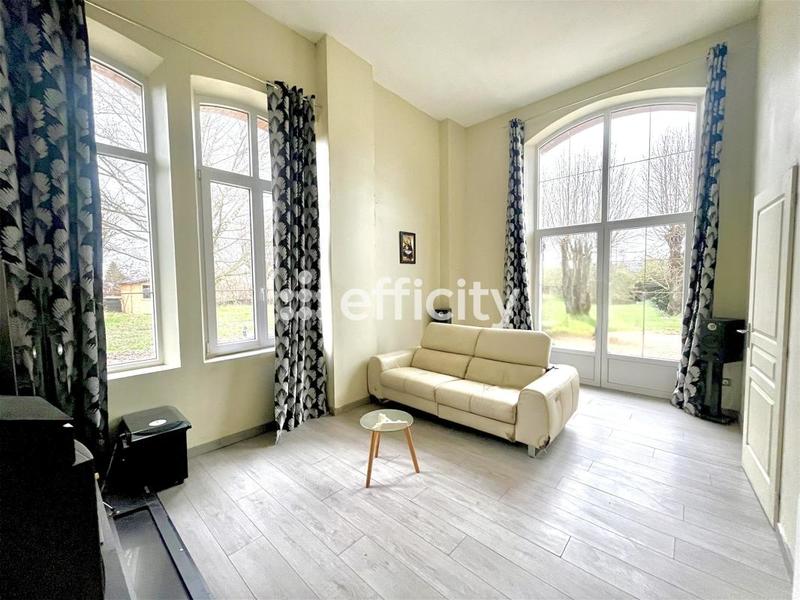 Maison - 233 m² - 7 pièces