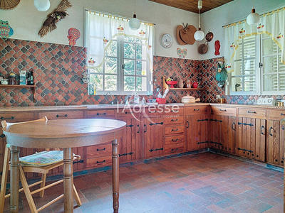 Maison - 196 m² - 8 pièces