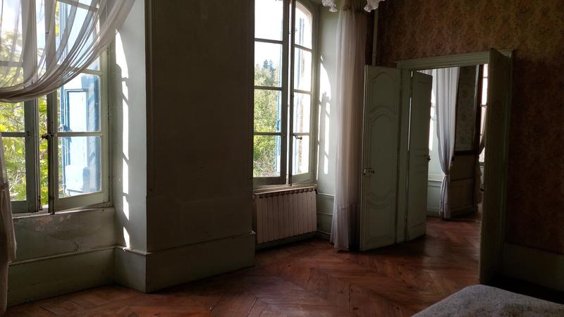 Maison - 700 m² - 10 pièces