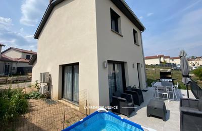 Maison - 86 m² - 4 pièces