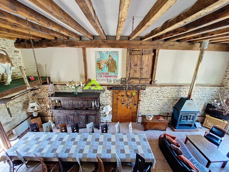 Propriété - 270 m² - 11 pièces