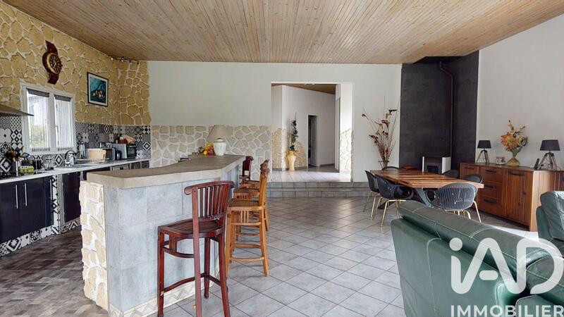 Maison - 205 m² - 8 pièces