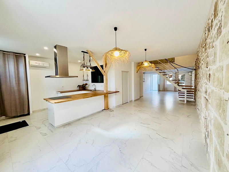 Maison - 140 m² - 5 pièces