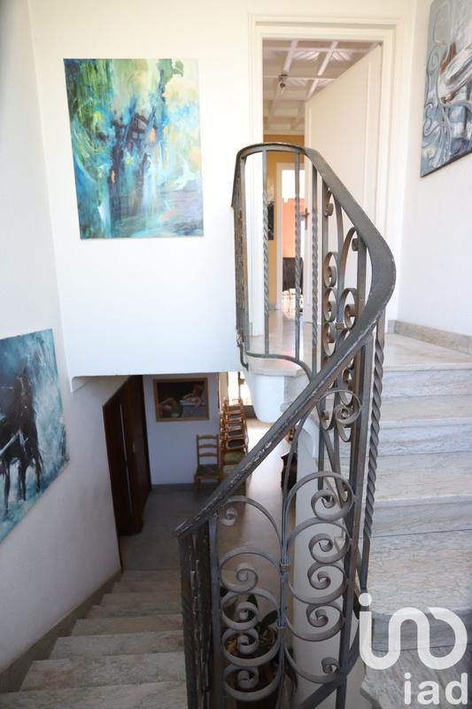 Maison - 219 m² - 8 pièces