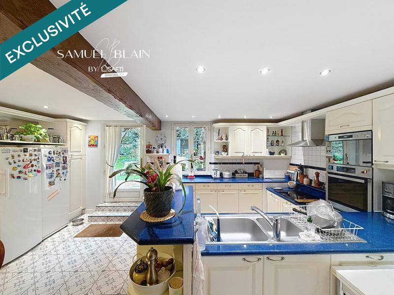 Maison de maîtres - 260 m² - 10 pièces