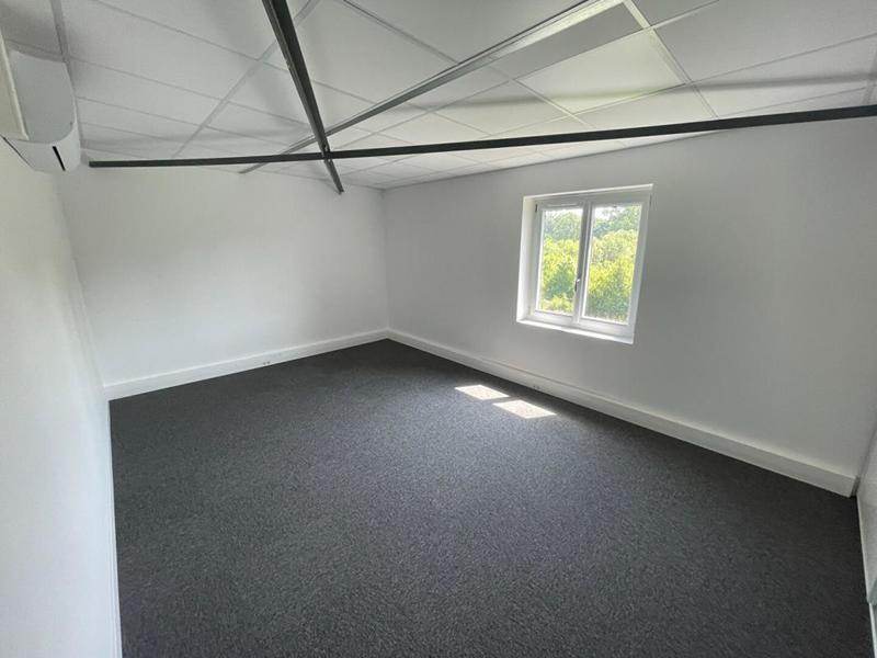 Local d'activité / Entrepôt - 268 m²