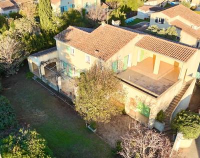 Propriété - 187 m² - 7 pièces