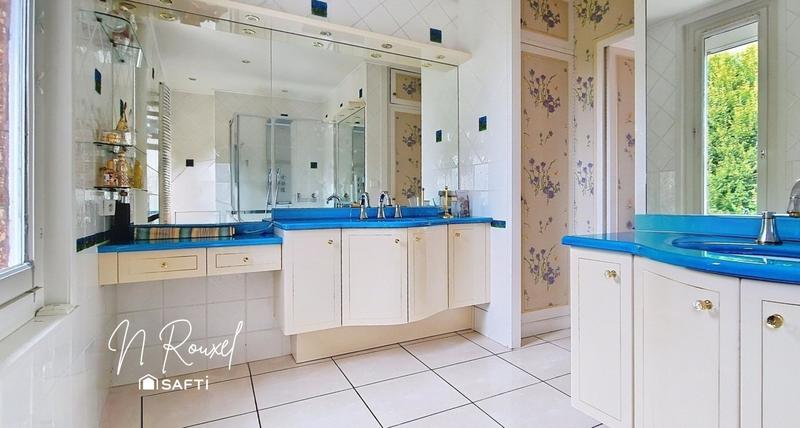 Maison de maîtres - 293 m² - 11 pièces