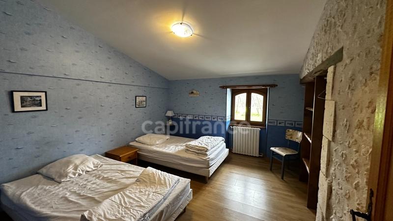 Maison - 313 m² - 10 pièces