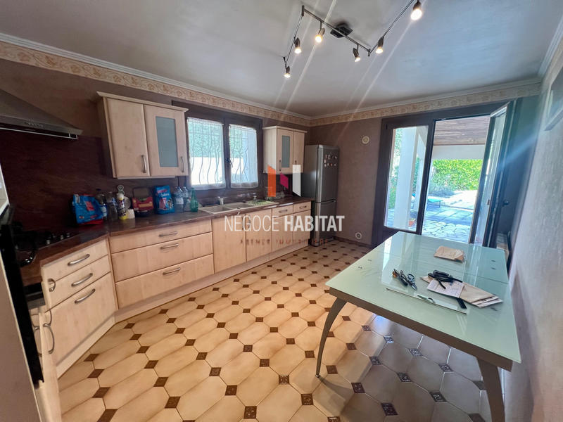 Maison - 166 m² - 6 pièces