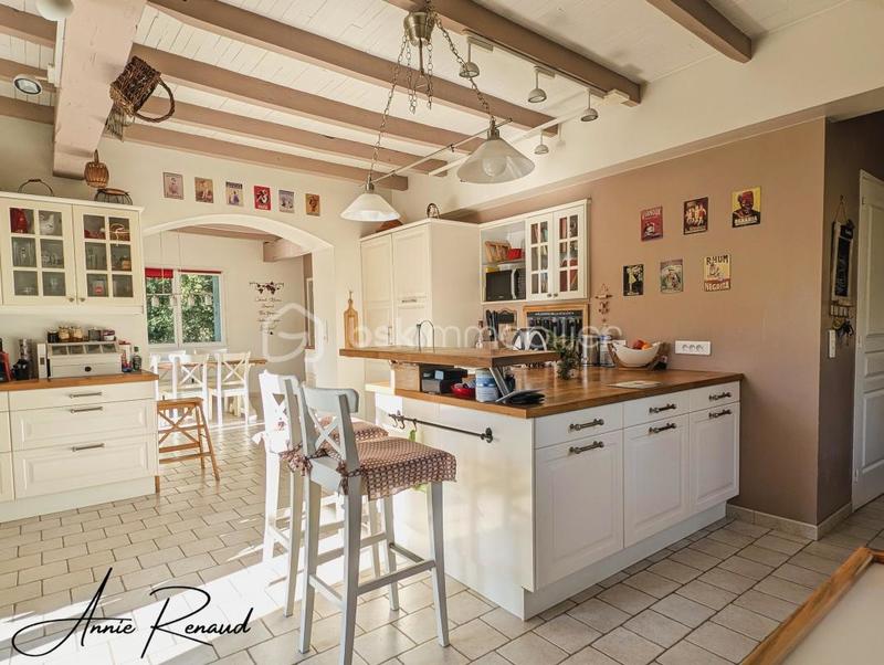 Demeure - 299 m² - 10 pièces