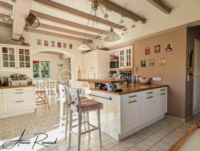 Demeure - 299 m² - 10 pièces