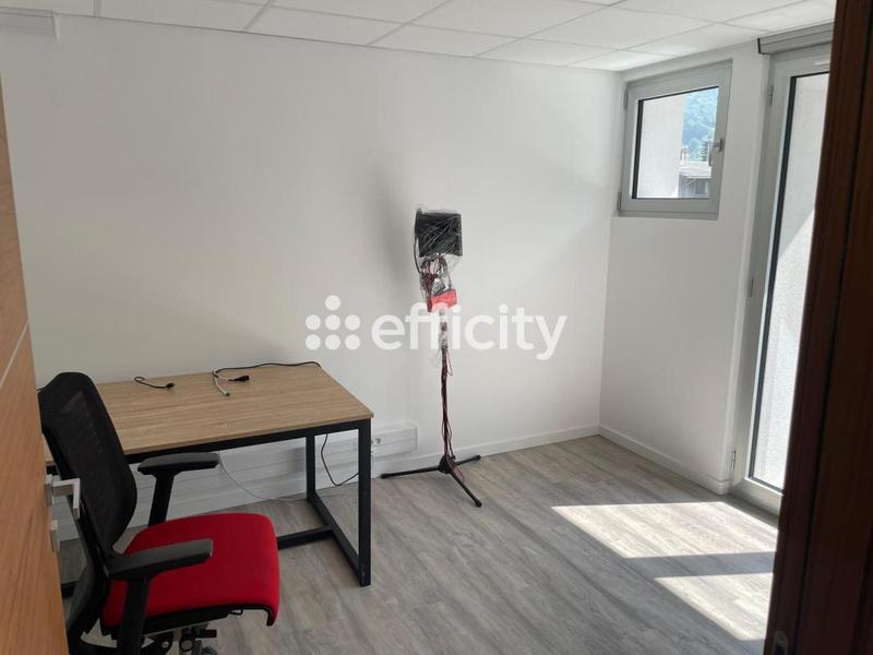 Bureau - 172 m² - 5 pièces