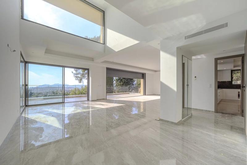 Maison - 360 m² - 10 pièces