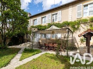 Maison de village - 362 m² - 10 pièces