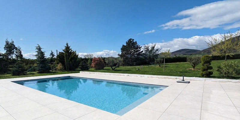 Propriété - 290 m² - 5 pièces