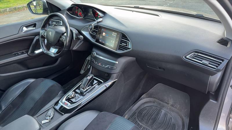 Peugeot 308 1.5 BlueHDi 130 Eat8 Tech Edition