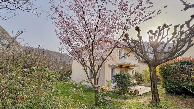 Maison - 105 m² - 4 pièces