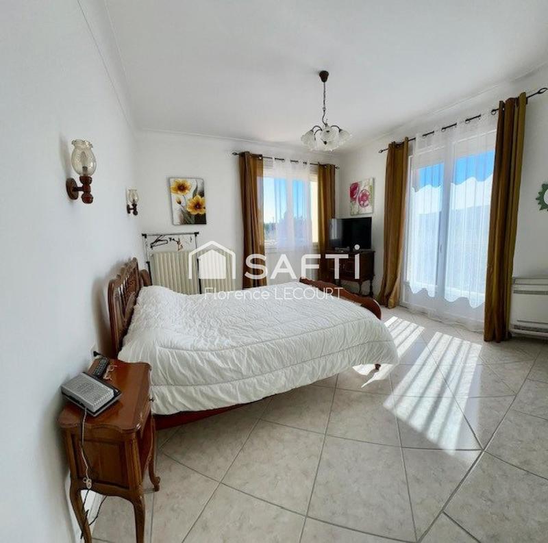 Maison - 220 m² - 7 pièces