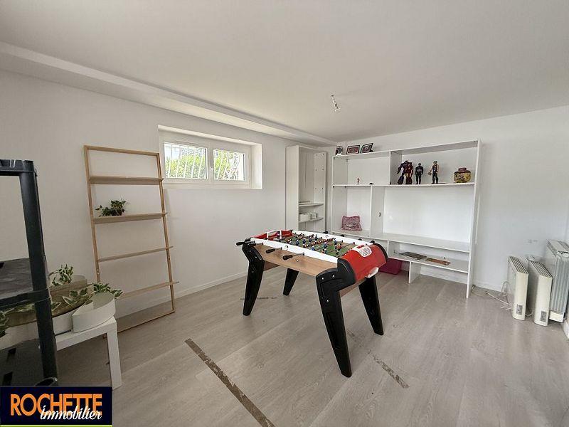 Maison traditionnelle - 147 m² - 6 pièces