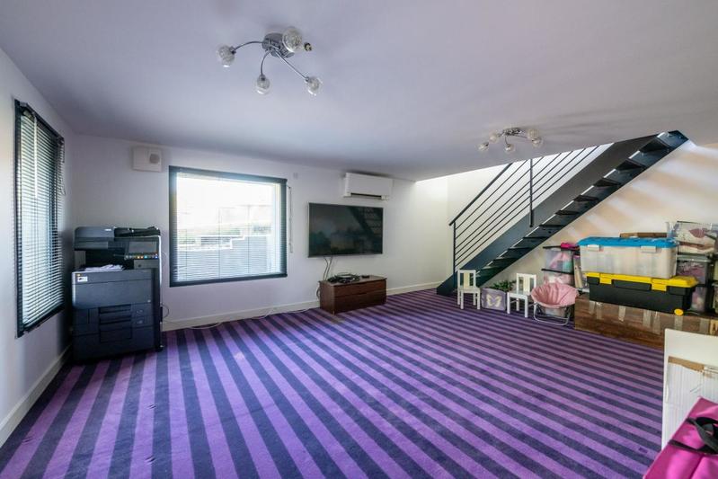 Villa - 328 m² - 8 pièces