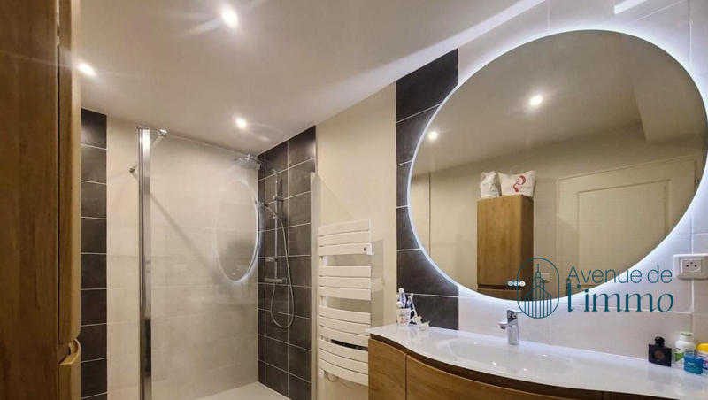 Maison - 121 m² - 5 pièces