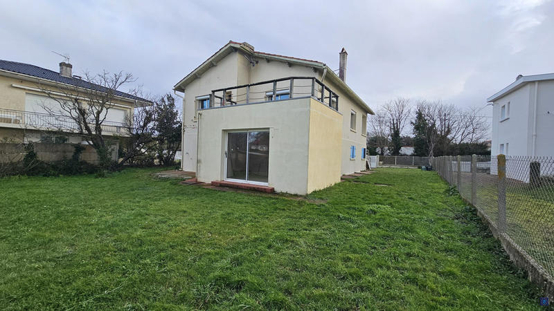 Maison traditionnelle - 145 m² - 6 pièces