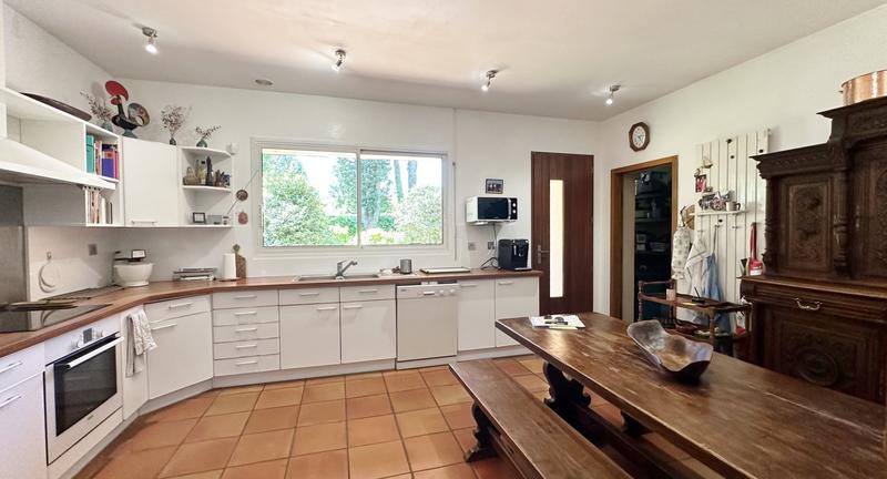 Maison d'architecte - 212 m² - 8 pièces