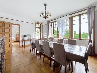 Maison - 300 m² - 9 pièces