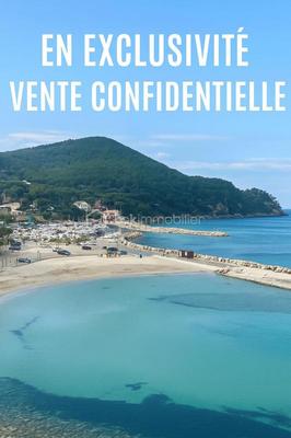 Maison - 223 m² - 8 pièces