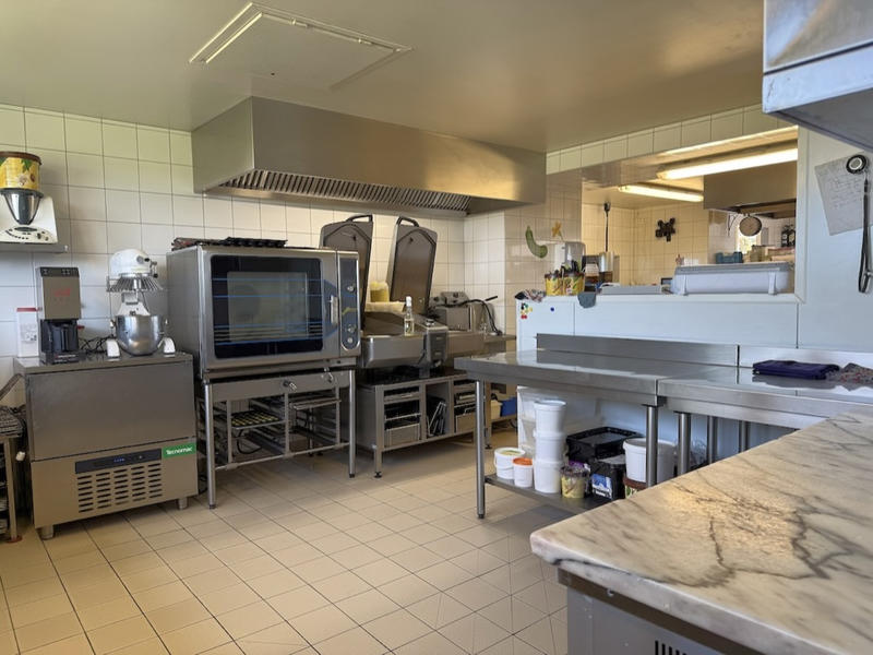 Maison - 410 m² - 9 pièces