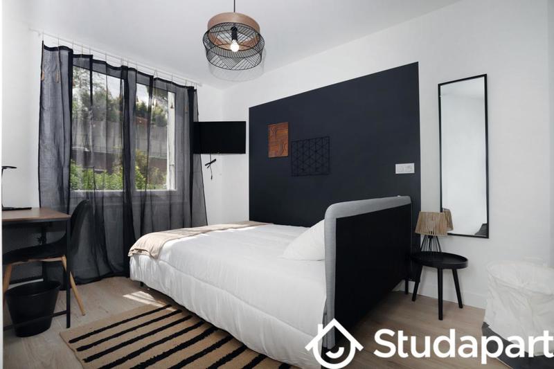 Chambre - 12 m² - 1 pièce