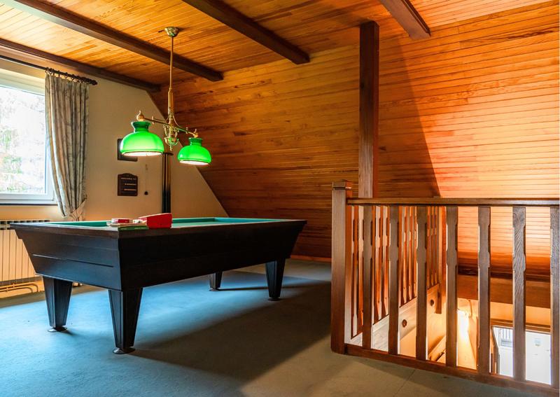 Villa - 303 m² - 8 pièces