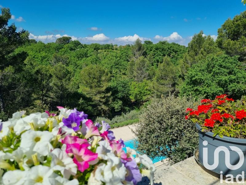 Maison - 237 m² - 7 pièces