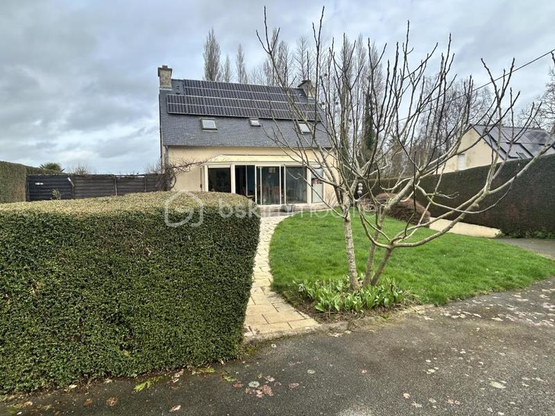 Maison traditionnelle - 146 m² - 6 pièces