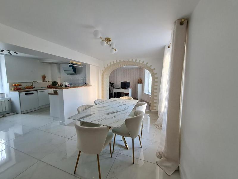 Maison - 151 m² - 6 pièces