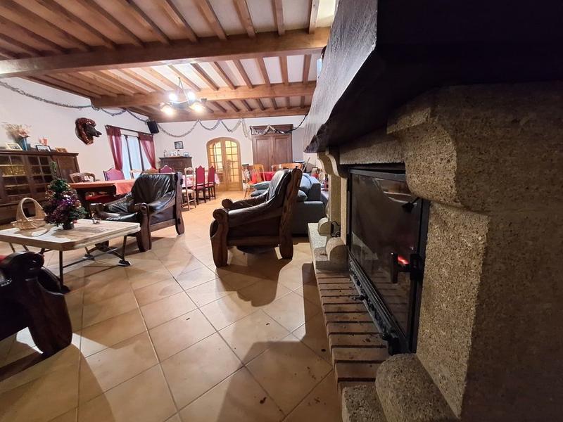 Maison - 280 m² - 10 pièces