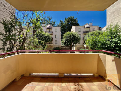 Appartement - 90 m² - 4 pièces