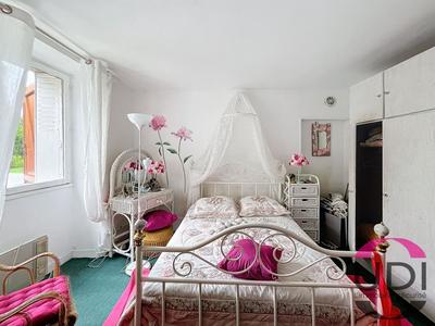 Maison - 98 m² - 5 pièces