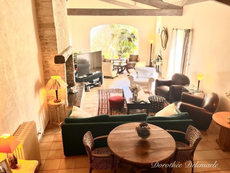 Maison - 244 m² - 5 pièces