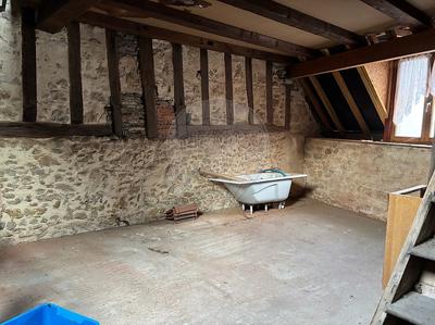 Maison en pierre - 102 m² - 4 pièces