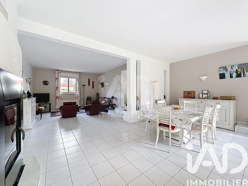 Maison - 250 m² - 8 pièces