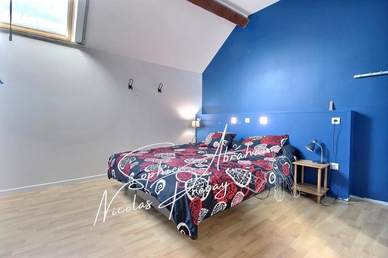 Maison - 242 m² - 7 pièces