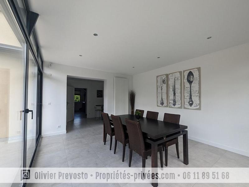 Maison - 235 m² - 9 pièces