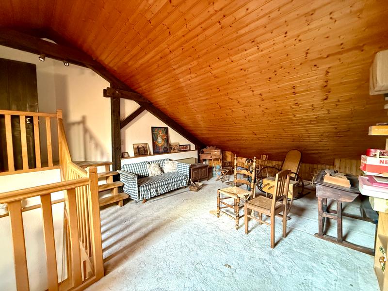 Maison - 210 m² - 5 pièces