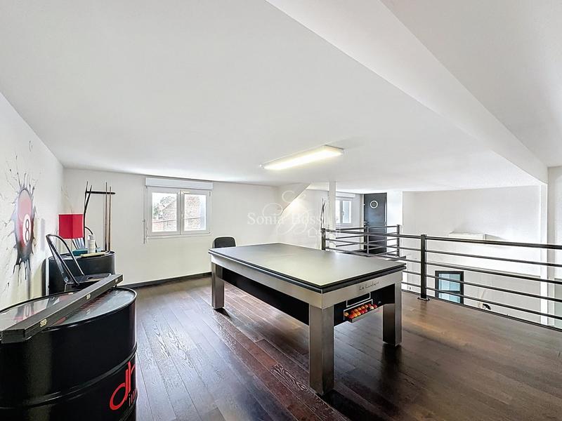 Maison - 320 m² - 7 pièces